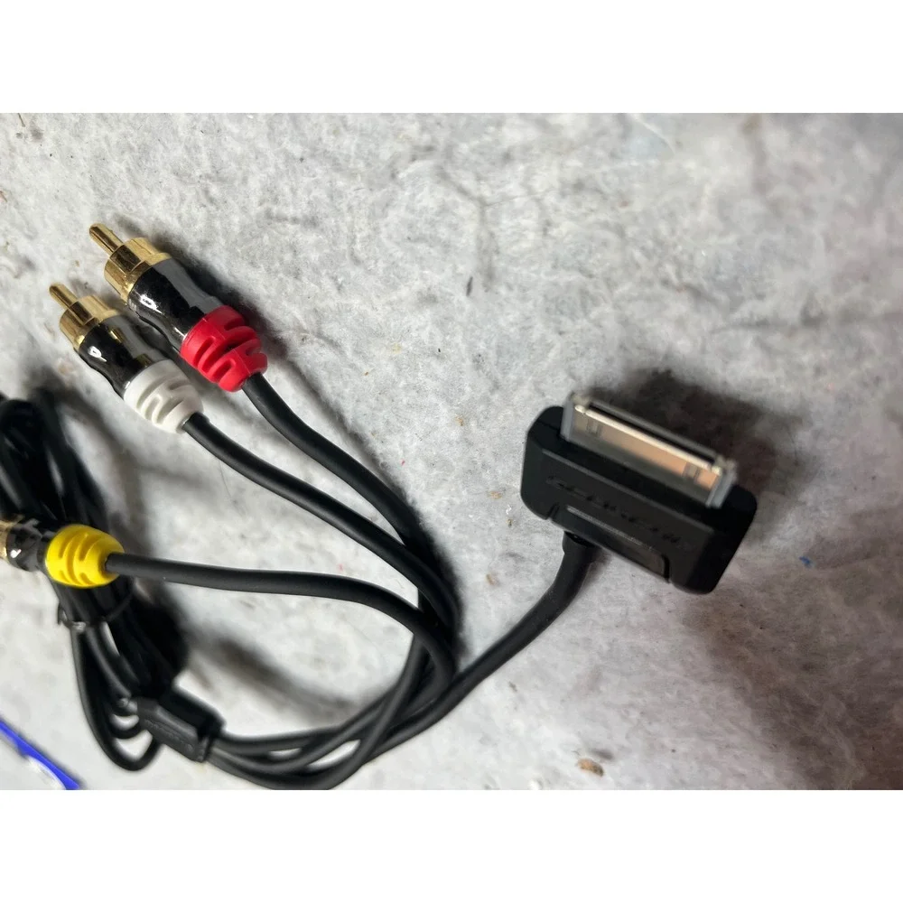Scosche 30-Pin‎ to RCA Composite AV Cable for iPhone iPad iPod Black Gold Plated